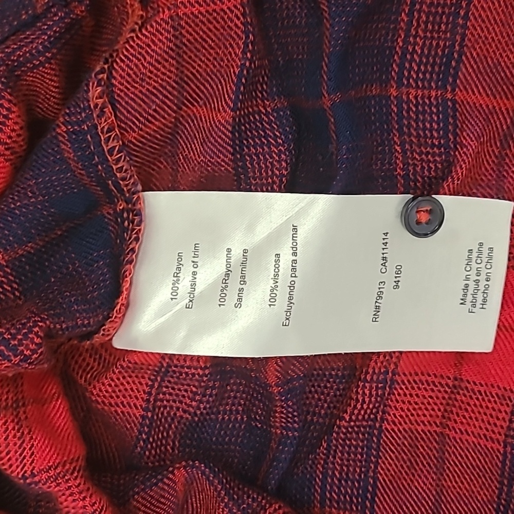 Button down - Picture 3 of 4